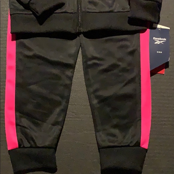 Kids Reebok Tracksuit - Picture 3 of 4